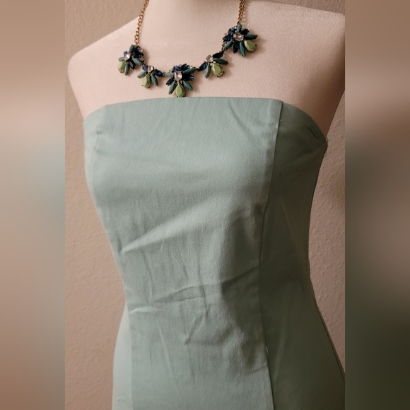 Dress - Picture 6 of 7